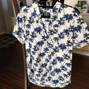 🆕🌺🌴🍹🏝 NWT Mens Hollister Hawaiian Shirt (L)